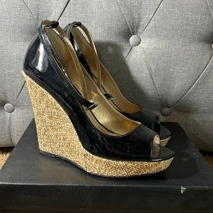 Sz 10 Platform Black Patten Buckled Heels